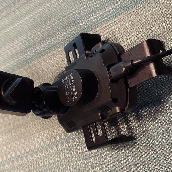 Dash Window Charging Car Mount With Adjustable Lever and A/C Mount NWOT - UNUSED - Picture 5 of 9